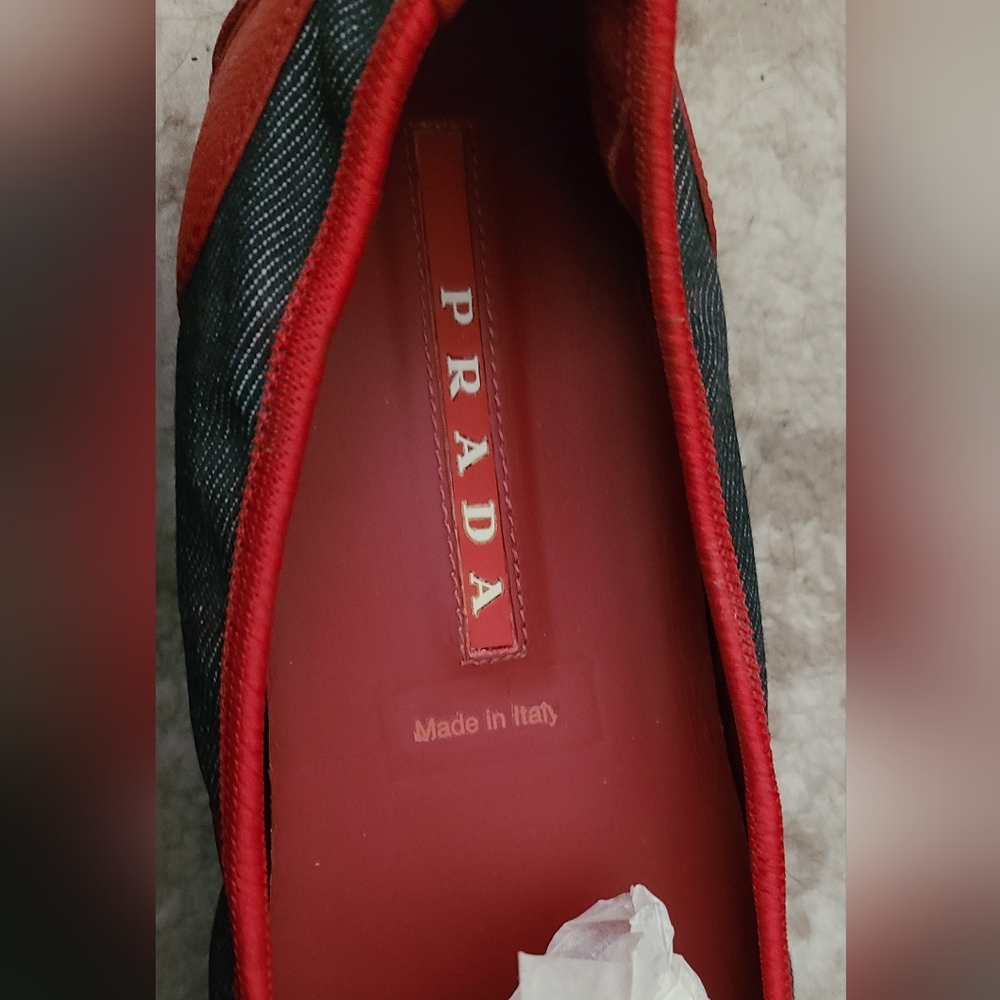 Prada Women's Black and Red Flats - Picture 10 of 14